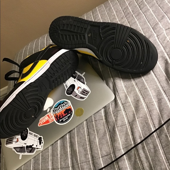 Darrell Dunks Nike - Picture 3 of 5